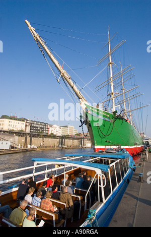 LG St Pauli Rickmer Musuemsship Skyline Landungsbrücken Touristenboot Stockfoto