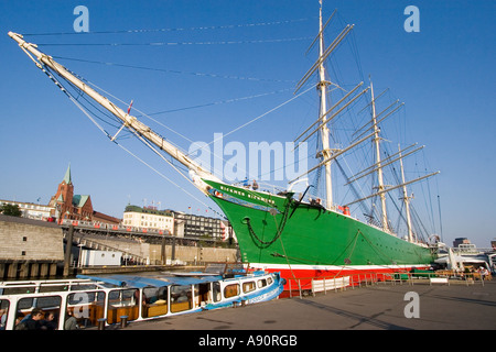 LG St Pauli Rickmer Musuemsship Skyline Landungsbrücken Stockfoto