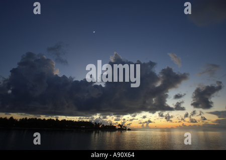 Malediven ein Sonnenaufgang auf einer Insel Stockfoto