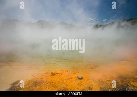 Thermische Champagne Pool, Wai-o-Tapu, Rotorua, Nordinsel, Neuseeland. Stockfoto