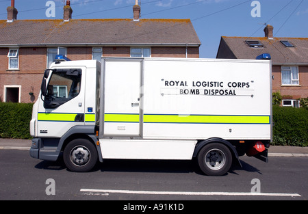 Royal Logistic Corp Bombe Abgang im Kader einer britischen Wohnstraße Stockfoto