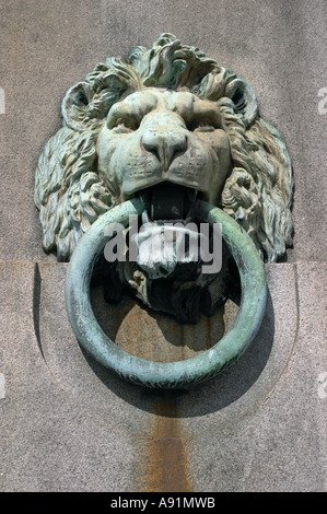 Löwenkopf s festmachen Ring Thames Embankment London England Stockfoto