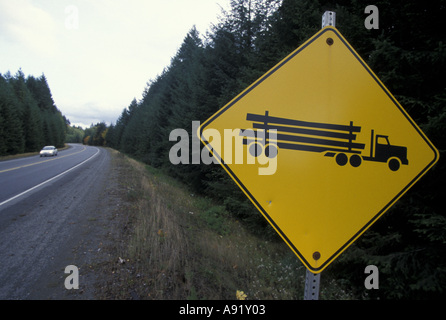 Nordamerika, Kanada, British Columbia, Vancouver Island. Protokollierung von LKW-Warnschild Stockfoto