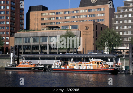 International Maritime Organisation Hauptsitz, die spezialisierte Agentur der Vereinten Nationen auch die Londoner Feuerwehr jetty Themse England Großbritannien Stockfoto