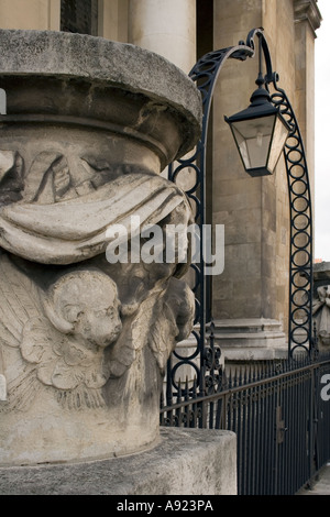 Detail von der Vorderseite des St Alfege Church in Greenwich, London, England, Europa. Stockfoto