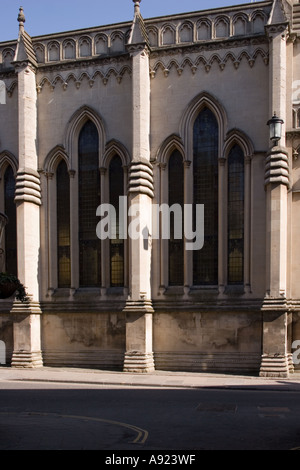 Seitenfenster der St. Michael Kirche in Bath Spa, Somerset, England, Europa. Stockfoto