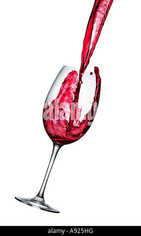 Wein Beeing in ein Glas gegossen Stockfoto