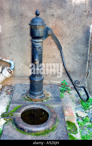 Toulouse Frankreich, alte Detail Hand "Wasserpumpe" Stockfoto