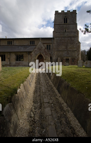 Bishopstone Kirche und Friedhof Stockfoto