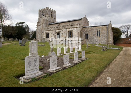 Bishopstone Kirche und Friedhof Stockfoto