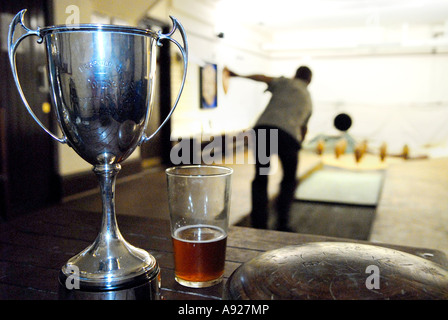 "Old English" oder "London" Kegeln gespielt wird bei den Freimaurern Arme, Hampstead, London, England. Stockfoto