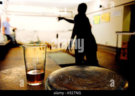 "Old English" oder "London" Kegeln gespielt wird bei den Freimaurern Arme, Hampstead, London, England. Stockfoto