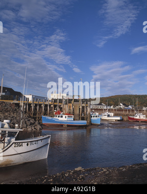 Hummer, Angelboote/Fischerboote bei Ebbe in der kleinen Gemeinde von Alma auf der Bay Of Fundy, New Brunswick, Kanada Stockfoto