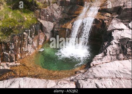 einen Wasserfall-Pool auf der Seite Ben Starav Glen Etive Stockfoto