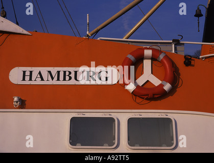 Hamburg Schild am Schiff im Museumshafen Övelgönne River Elbe Hamburg Deutschland Stockfoto