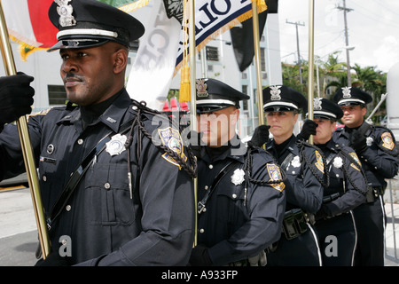 Miami Beach Florida, Polizeihauptquartier, Memorial Day Service, feierlich, Krieg, Militär, Farbschutz, Schwarze Männer männlich, afrikanisch, FL070528011 Stockfoto