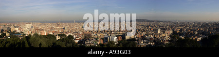 Panoramablick auf Barcelona vom Mirador Parque Güell, Spanien. Stockfoto