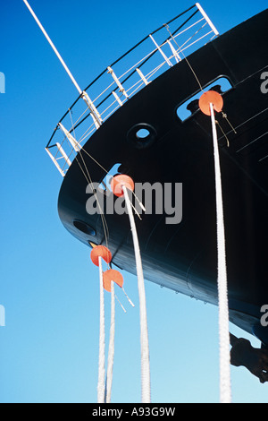 Seilen hängend Schiffsbug, Nahaufnahme Stockfoto