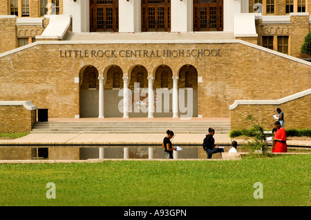 Studenten an der Central High School in Little Rock, AR ein Bürgerrechte Wahrzeichen Stockfoto