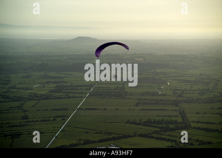 Motorisierten Gleitschirm Motorschirm über Somerset Levels UK Stockfoto