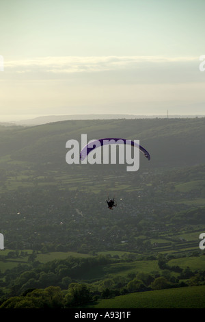 Motorisierten Gleitschirm Motorschirm über Somerset Levels UK Stockfoto