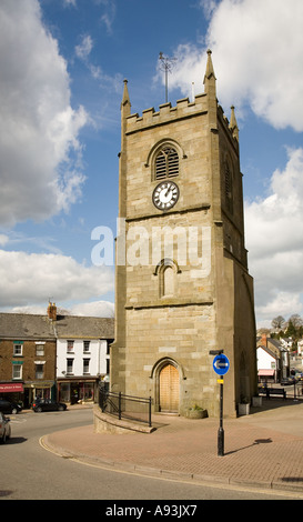 Zentralen Uhrturm mit Wetterfahne mit einem Kumpel Lollapalooza Forest of Dean Gloucestershire England UK Stockfoto