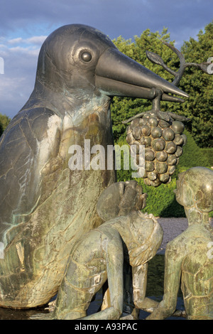 Vogel Brunnen, Britzer Garten, Berlin, Deutschland Stockfoto