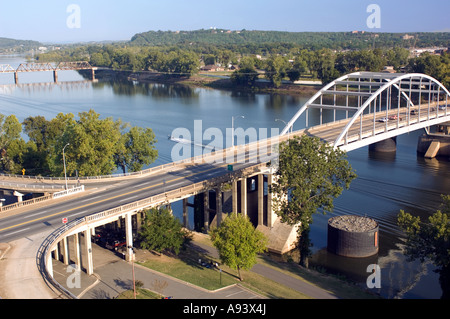 Brücke über den Arkansas River in Little Rock, Arkansas Stockfoto