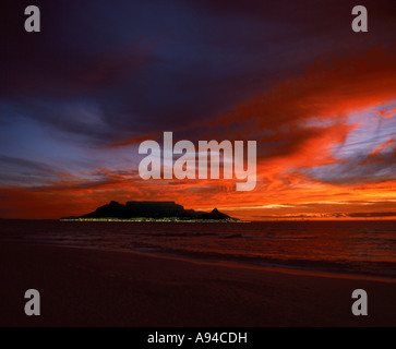 Sonnenuntergang Tabelle Berg Kapstadt Western Cape in Südafrika Stockfoto