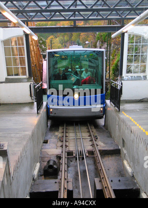 Kutsche Ansätze Talstation Floyen auf Standseilbahn in Bergen Norwegen Stockfoto