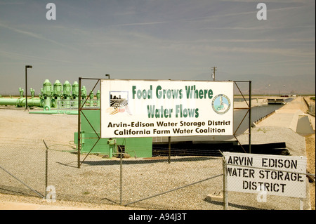 Landwirtschaftliche Bewässerung Pumpen Bahnhof & Kanal, California Stockfoto