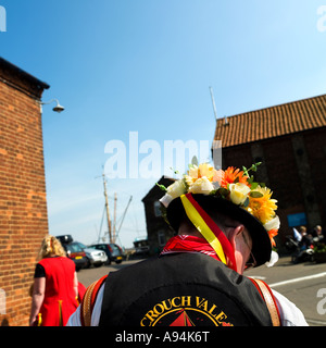 Morris tanzen außerhalb Snape Maltings Aldeburgh Suffolk Stockfoto