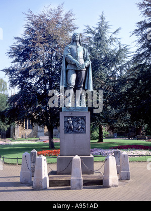 Bedford Statue von John Bunyan Schriftsteller Puritan Ministers Thema Der Pilger Fortschritt & bekannte religiöse Allegorien Bedfordshire England Großbritannien Stockfoto