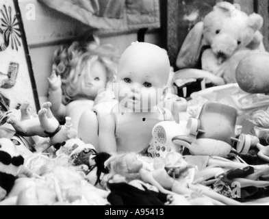 Einem Stand auf dem Flohmarkt Clignancourt in Paris Stockfoto