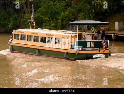 Touristische Boot unterwegs auf Erie Canal Staat New York United States Stockfoto