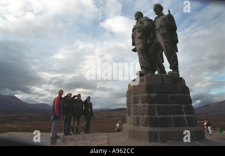 Kriegerdenkmal am Spean Bridge im schottischen Hochland Erinnerung Sonntag Royal Marine Commandos in Bereich ausgebildet und Gedenkstätte ist für Stockfoto