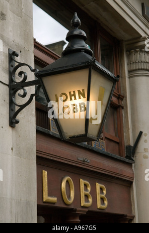 John Lobb Stiefel und Schuhe Hersteller Zentrum von St James Street, London SW1. England Stockfoto