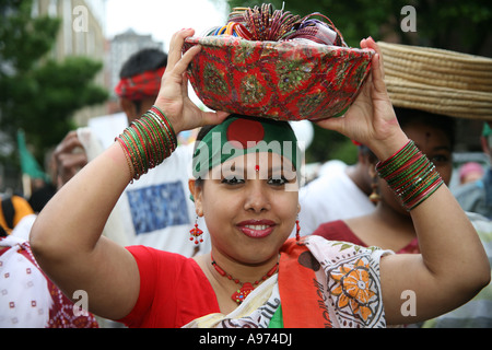 Tänzerin in der Brick Lane Festival 2007 Stockfoto