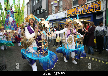 Tänzer in der Brick Lane Festival 2007 Stockfoto