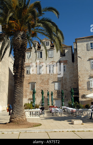 Waterfront Café in Trogir, Kroatien Stockfoto