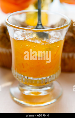 Orange-Gelee in einem Glas FoodCollection Stockfoto