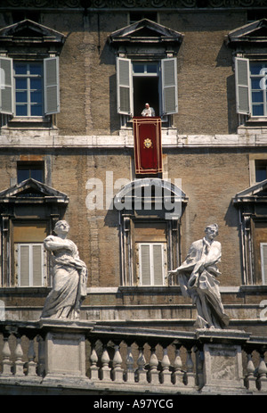 Papst Johannes Paul II. im Gespräch mit Mittwoch Publikum im Vatikanstadt Europas Stockfoto