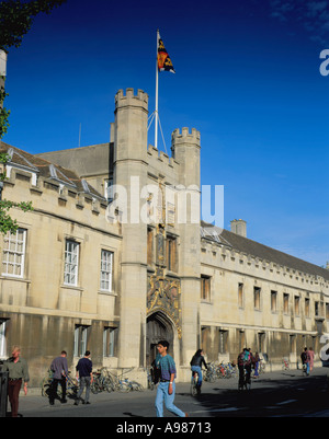 Reich verzierte Torhaus um Christi College in Cambridge, Cambridgeshire, England, Vereinigtes Königreich. Stockfoto