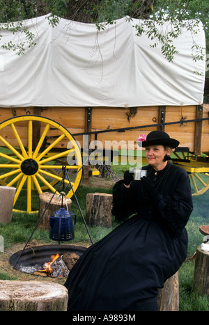 LIVING HISTORY GUIDE IM REKONSTRUIERTEN FORT KEARNY (1848) STAATLICHE HISTORISCHE PARK ENTLANG DES OREGON TRAILS. KEARNEY, NEBRASKA. Stockfoto