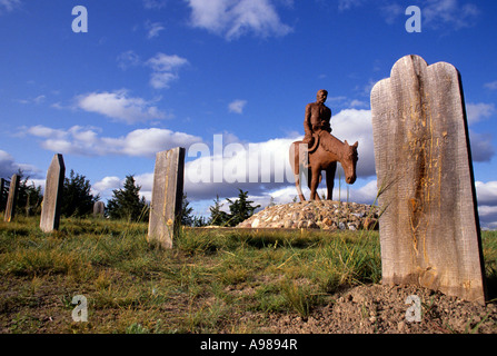 NEU ERSTELLTE GRABSTEINE AUF DEM BOOT HILL CEMETERY, OGALLALA, NEBRASKA. ENTLANG DER OREGON UND TEXAS WEGE. SOMMER. Stockfoto