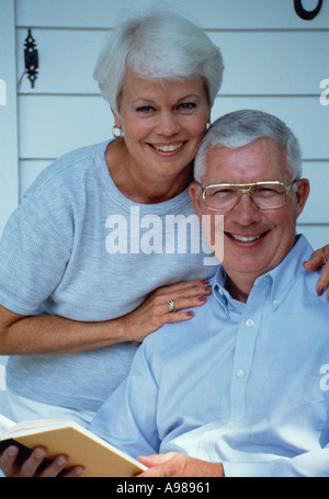 Porträt von ein älteres Paar, auf der Veranda Stockfoto