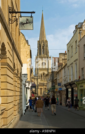eine typische schmale Straße in Bath, england Stockfoto