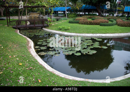 Schöne Thai botanische formale Ziergarten basierend auf dem Hotelgelände Dusit Resort in Pattaya, Süd-Thailand Stockfoto