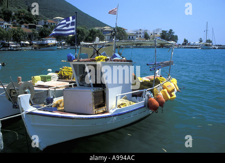 Vassiliki Hafen Levkas kleines Fischerboot Griechenland Europa Stockfoto