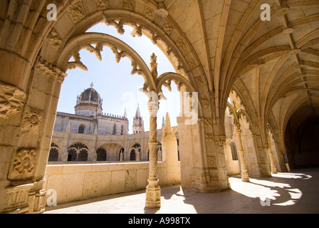 Manuelinischem Kreuzgang im Inneren des Klosters MOSTEIRO DOS JERONIMOS in Lissabons Viertel Belem Portugal Stockfoto